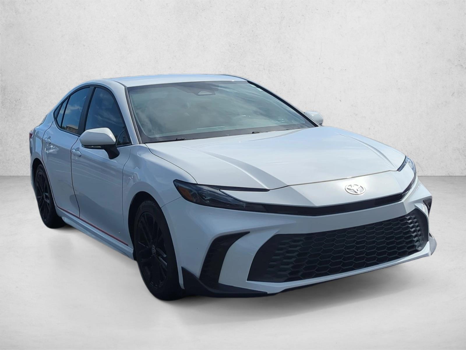 2025 Toyota Camry SE photo 3