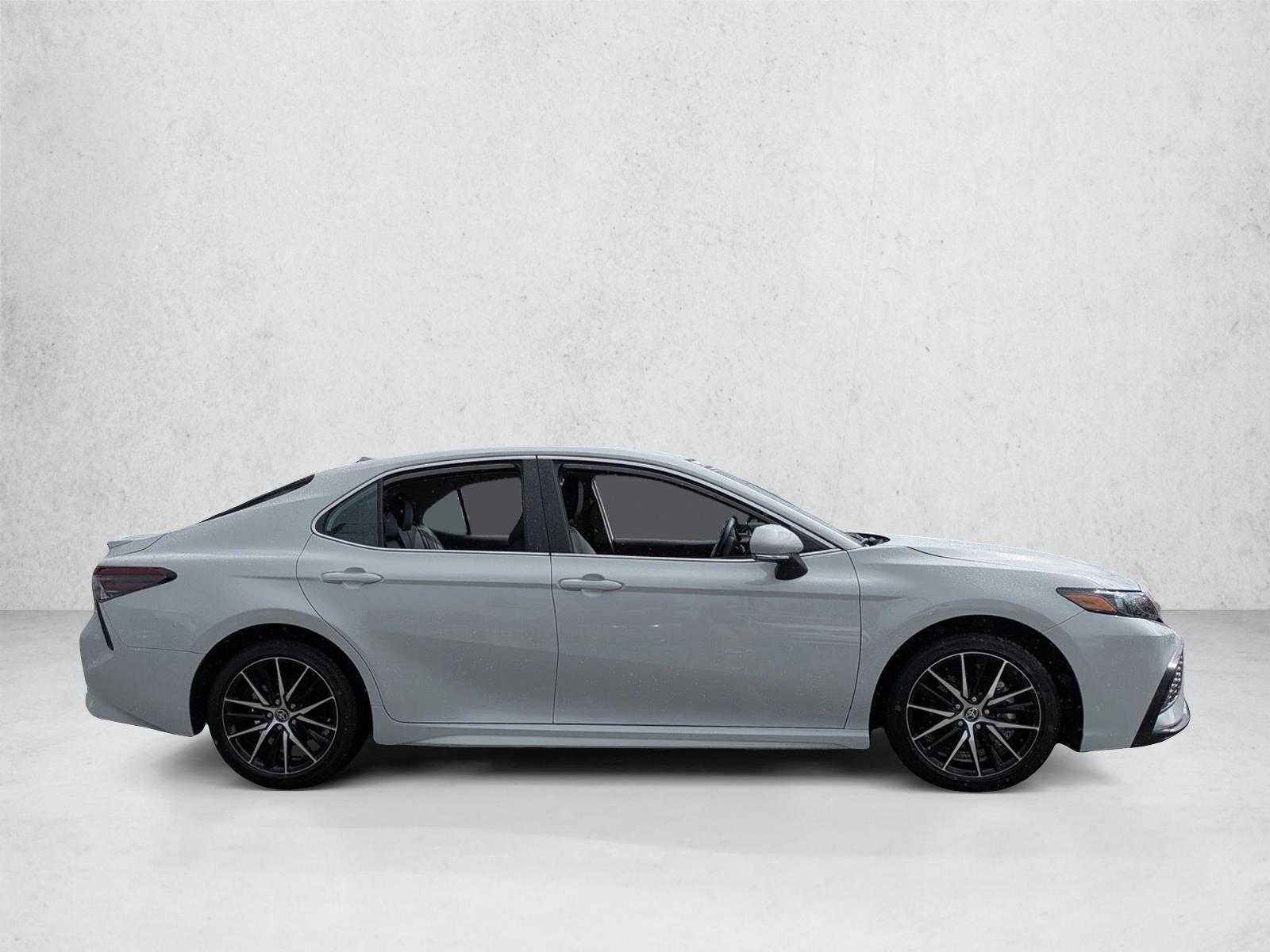 2024 Toyota Camry SE photo 4