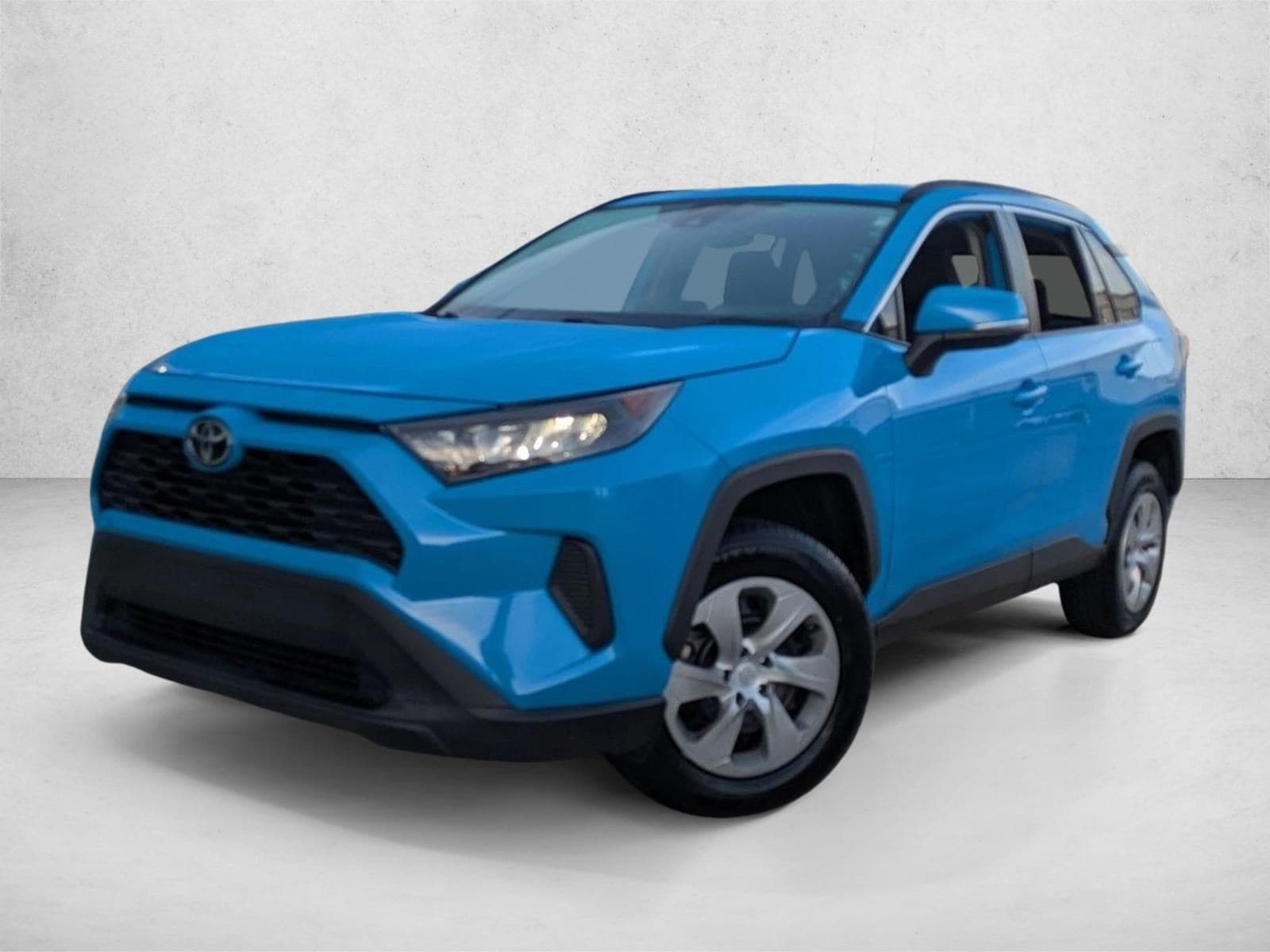 2021 Toyota RAV4 LE's photo