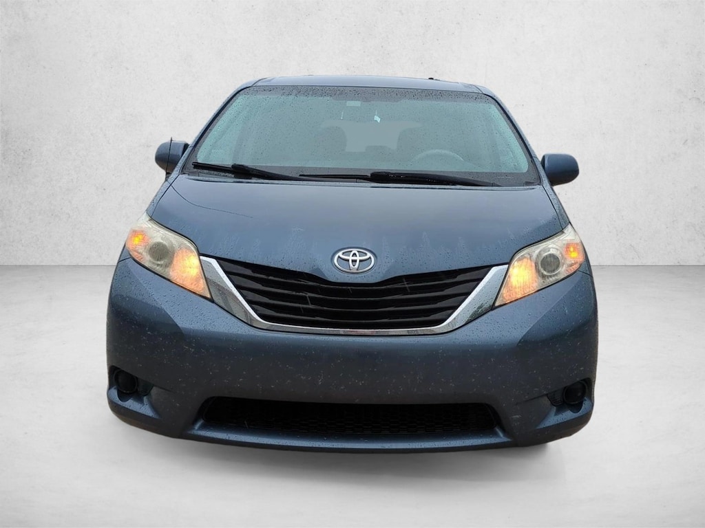 Used 2014 Toyota Sienna LE Van