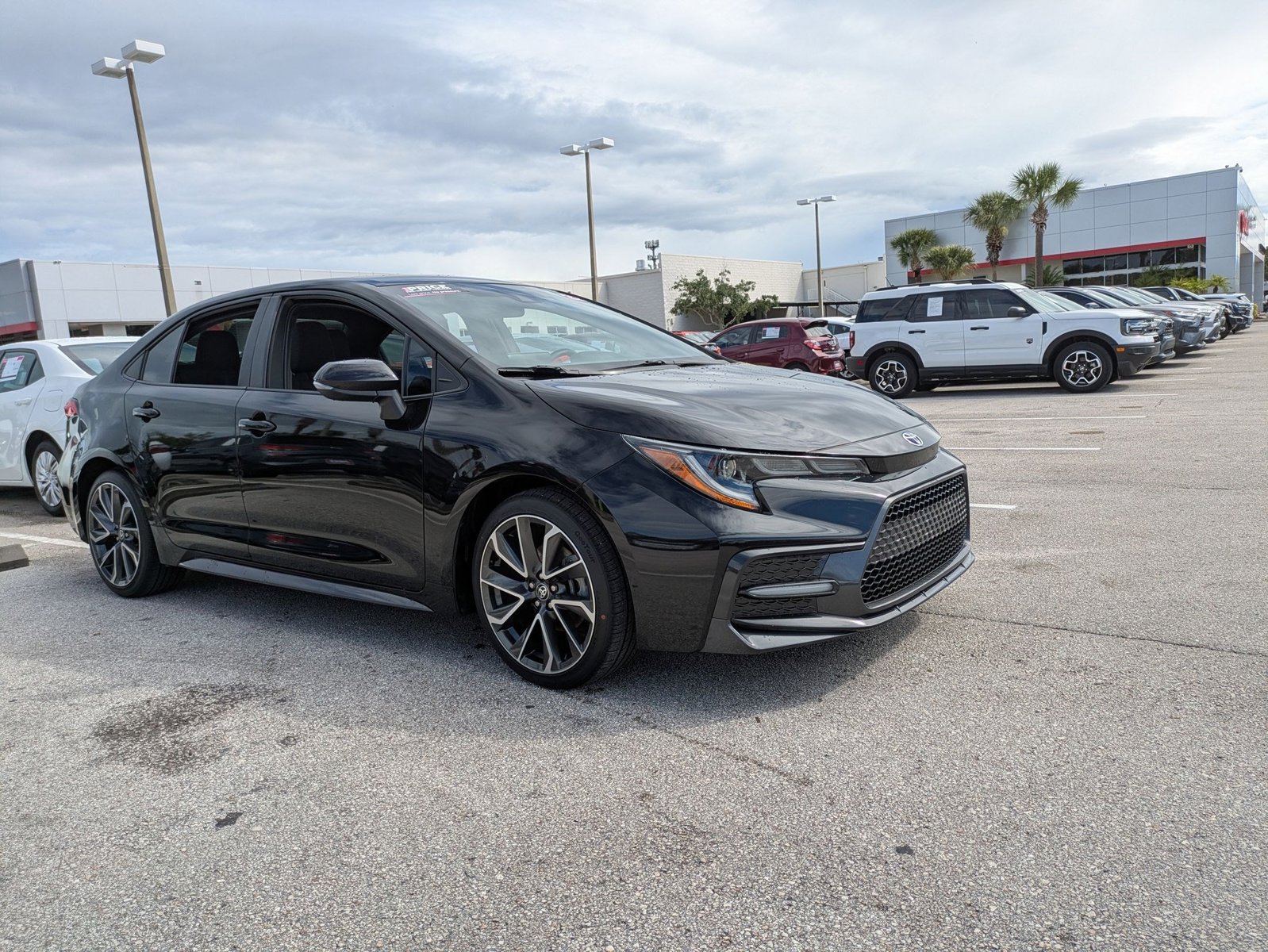2022 Toyota Corolla SE photo 3