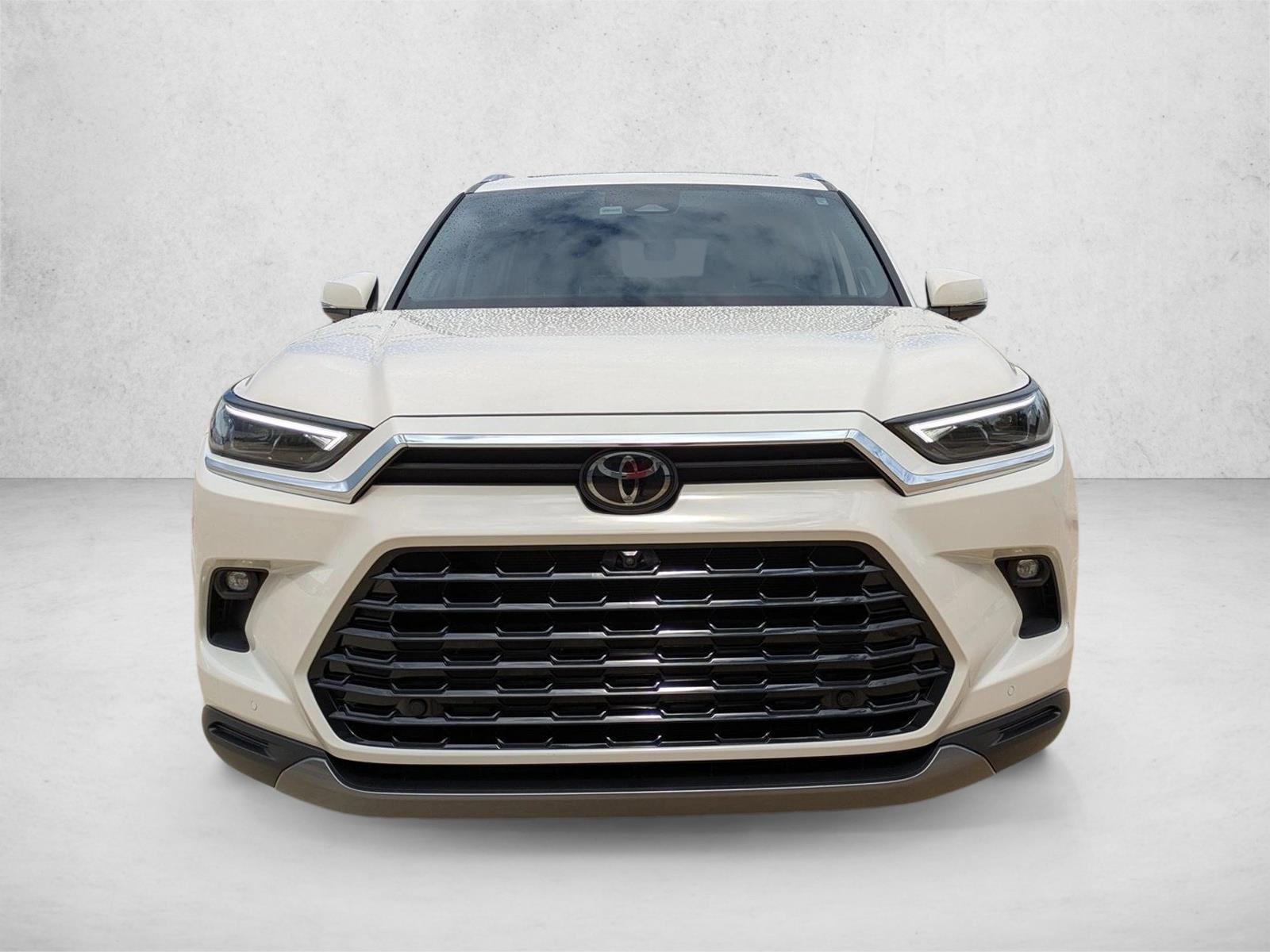 2024 Toyota Grand Highlander Platinum photo 2