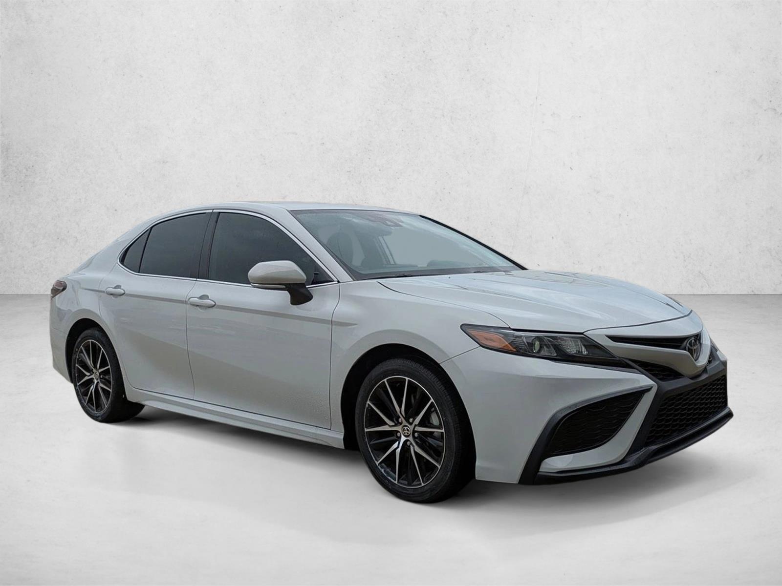 2024 Toyota Camry SE photo 3