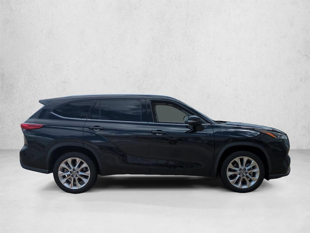 Used 2022 Toyota Highlander Limited SUV