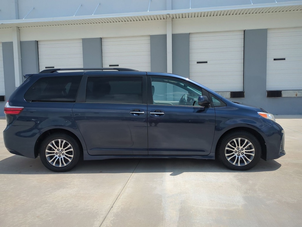 Certified 2020 Toyota Sienna XLE 7 Passenger Auto Access Seat Van