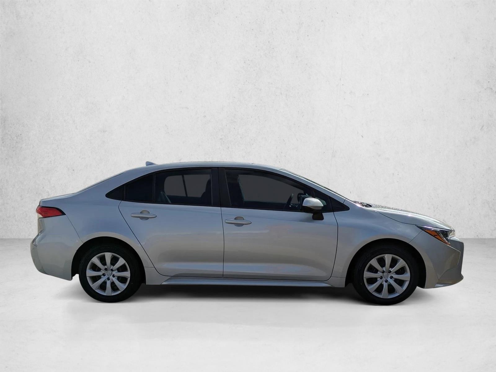 2021 Toyota Corolla LE photo 4
