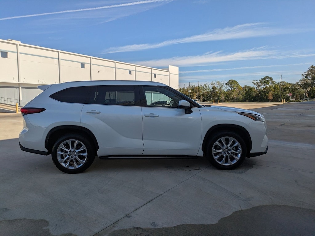Used 2023 Toyota Highlander Limited SUV