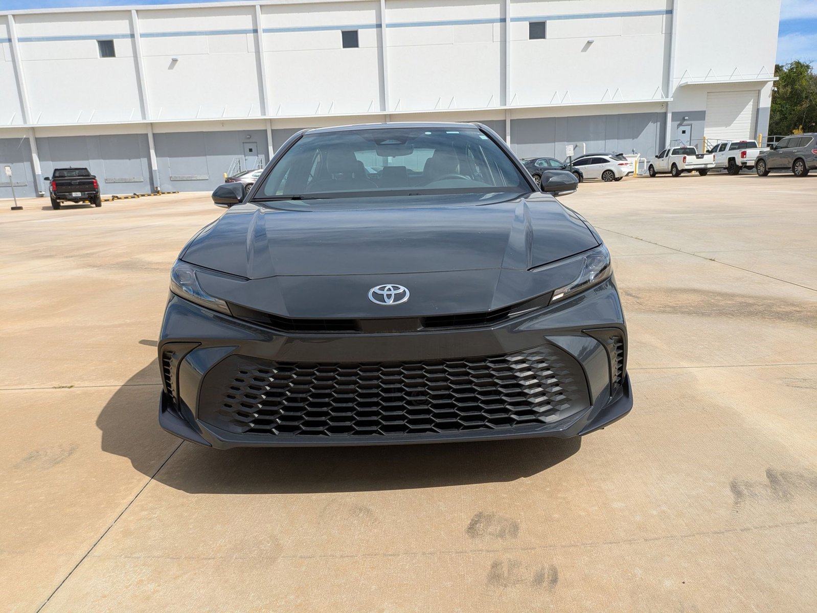 2025 Toyota Camry SE photo 2