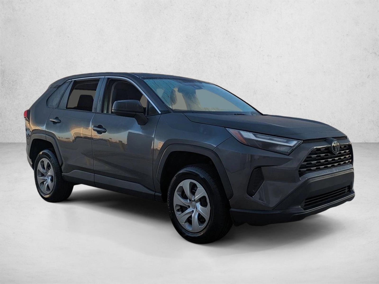2023 Toyota RAV4 LE photo 3