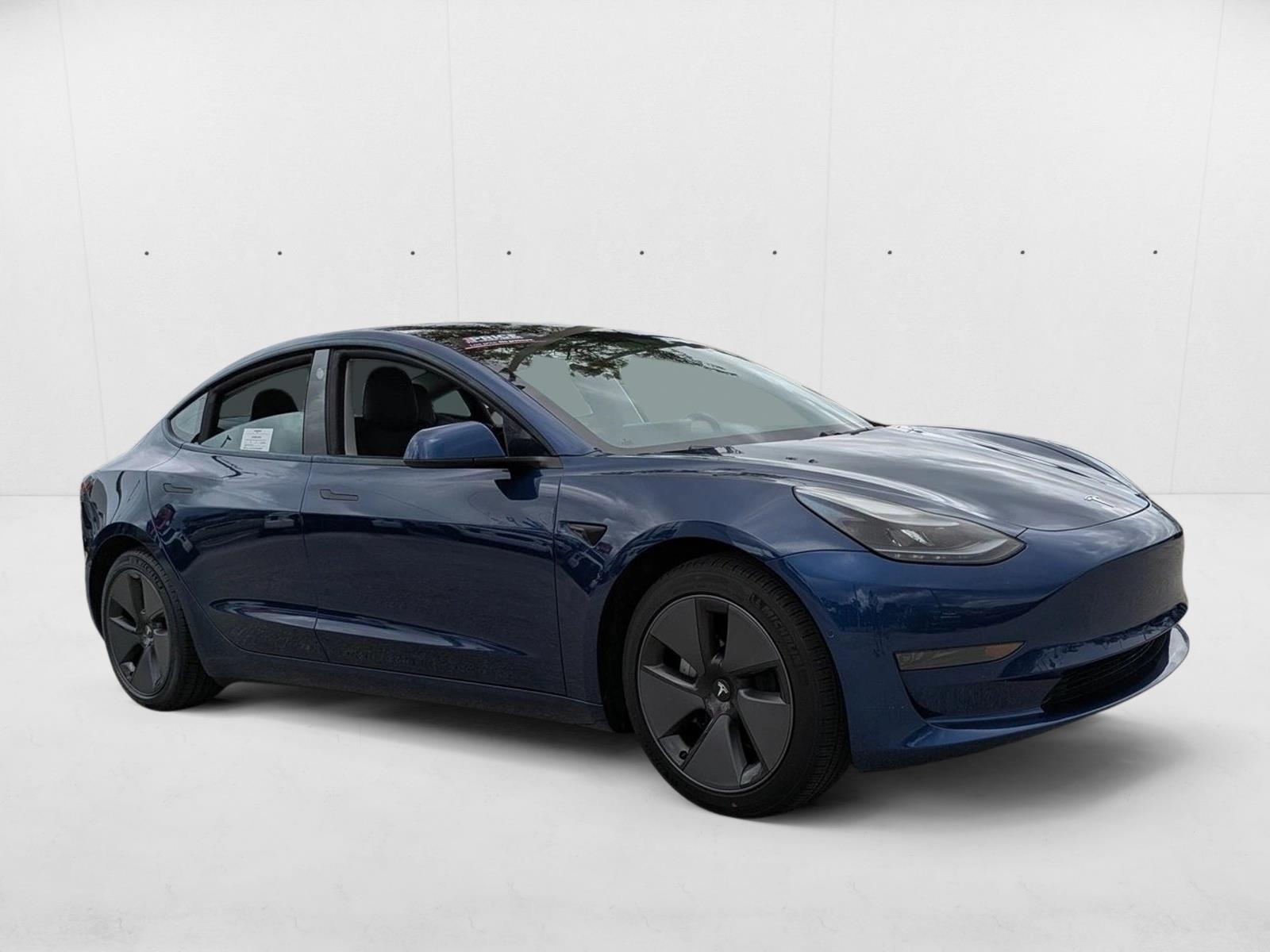 2021 Tesla Model 3 Standard Range Plus photo 3