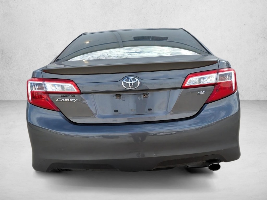 Used 2014 Toyota Camry SE Sedan
