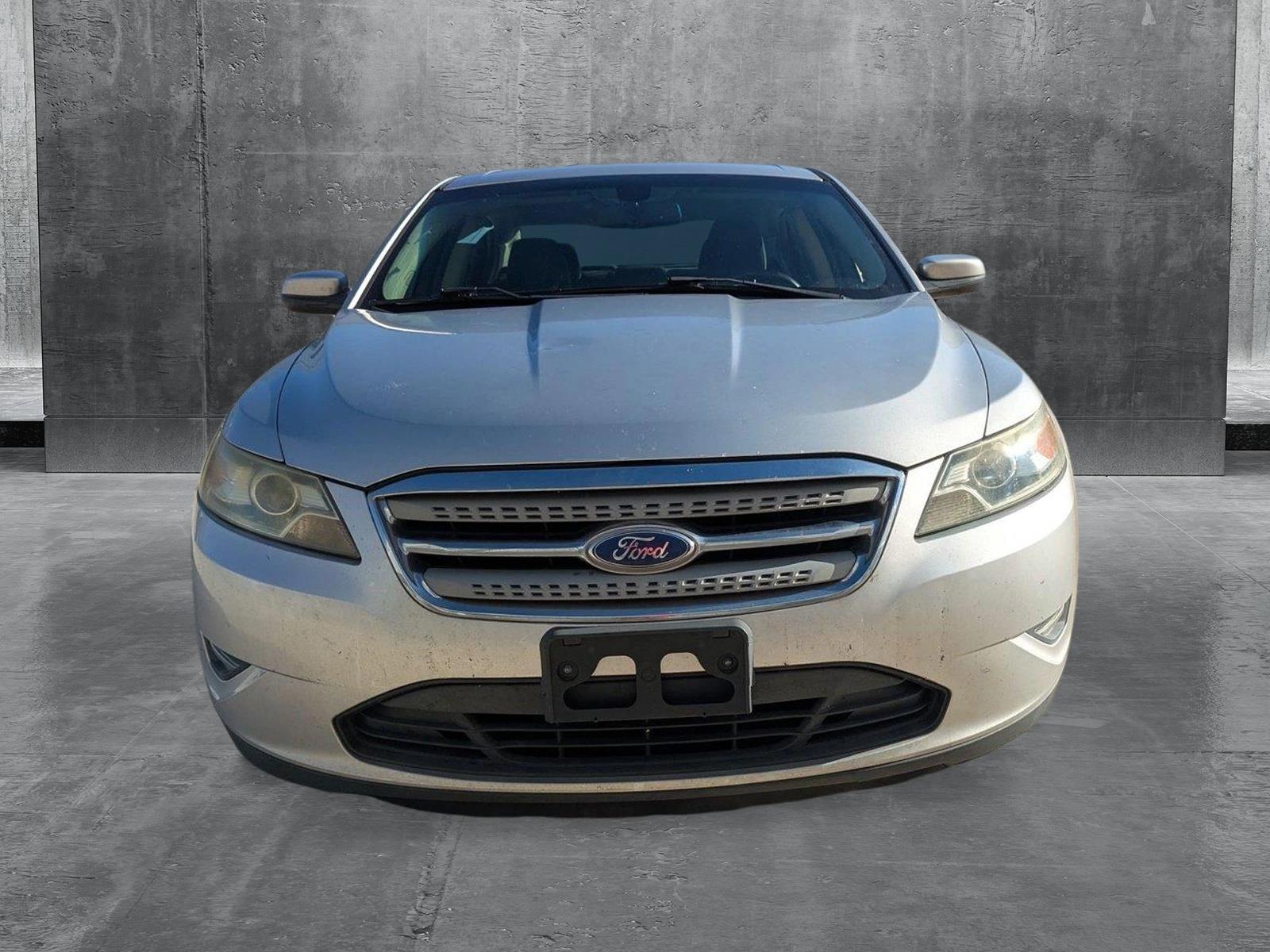 2011 Ford Taurus SEL photo 2