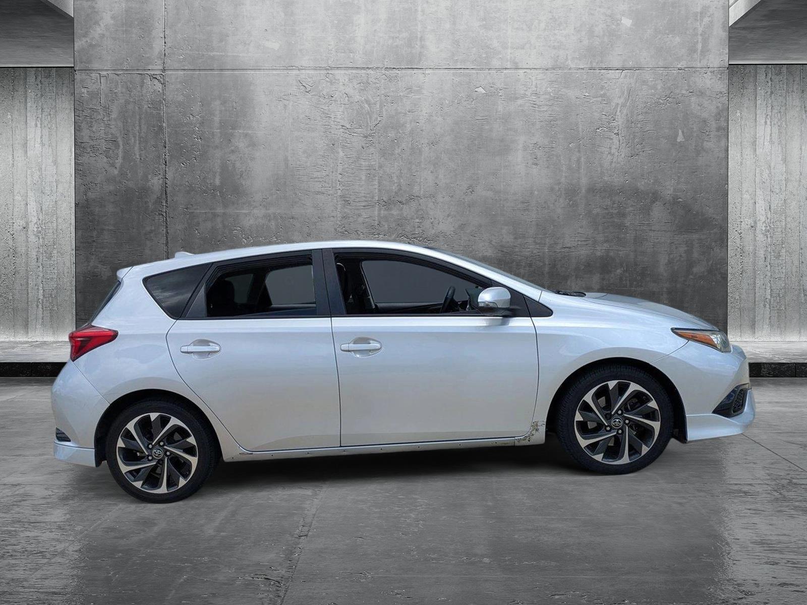 2017 Toyota Corolla iM Base photo 4