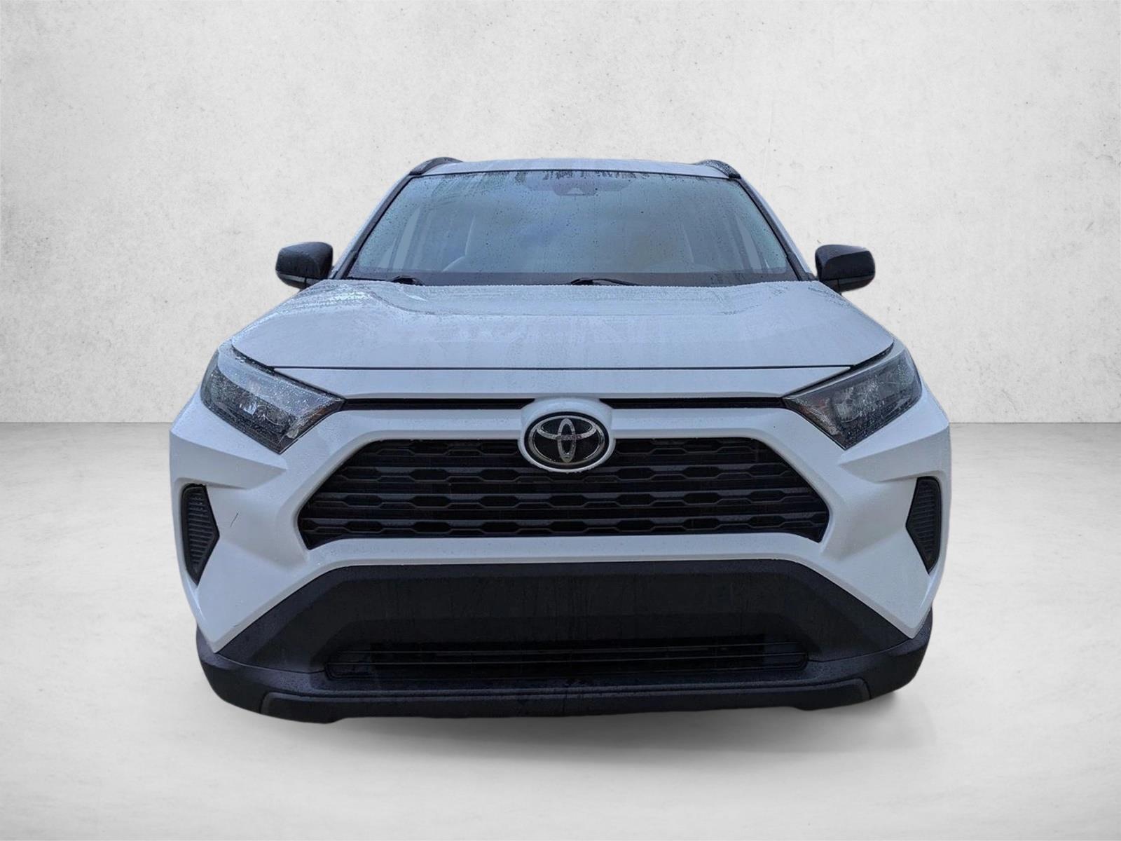 2019 Toyota RAV4 LE photo 2