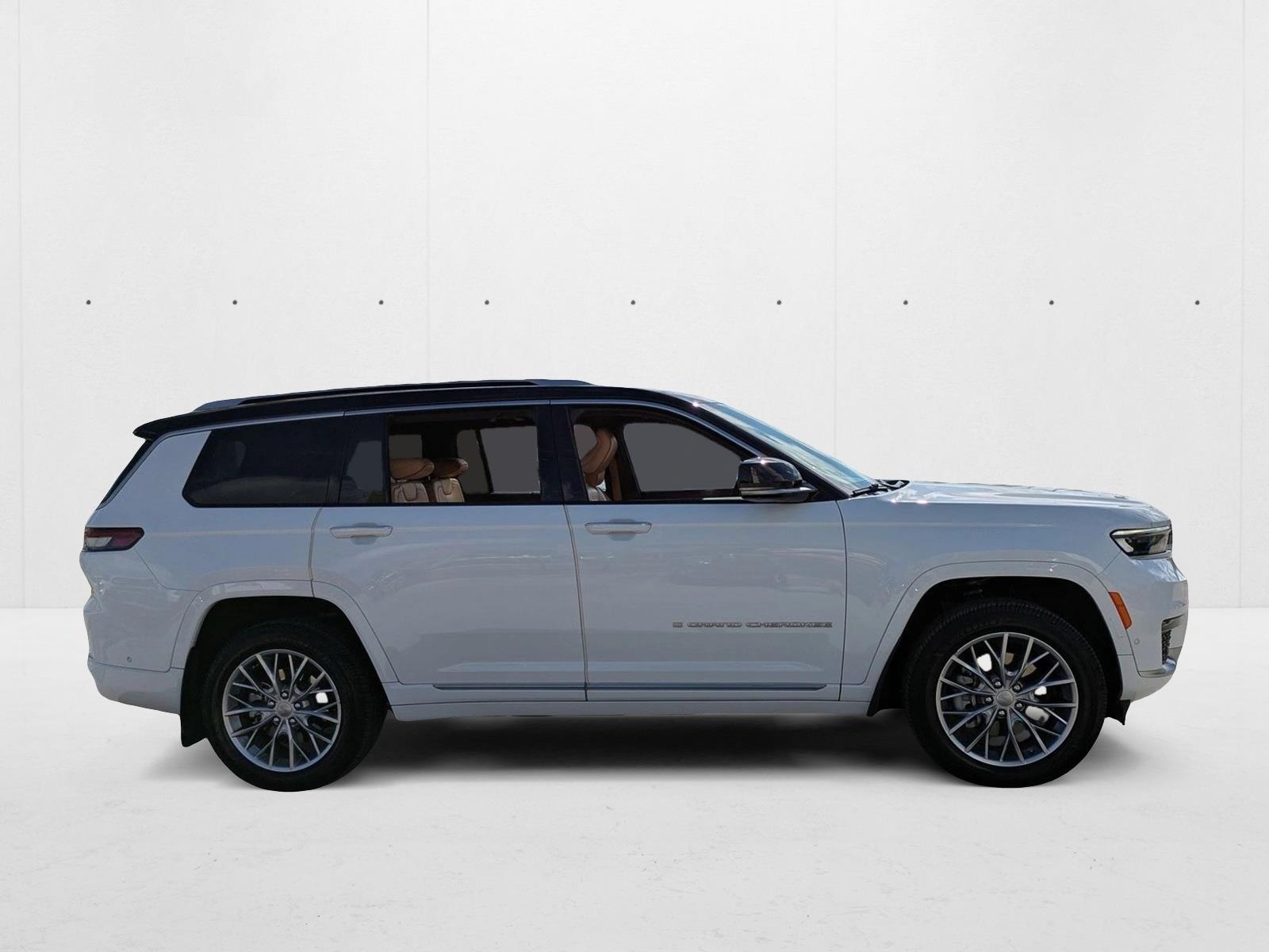 2023 Jeep Grand Cherokee L Summit photo 4