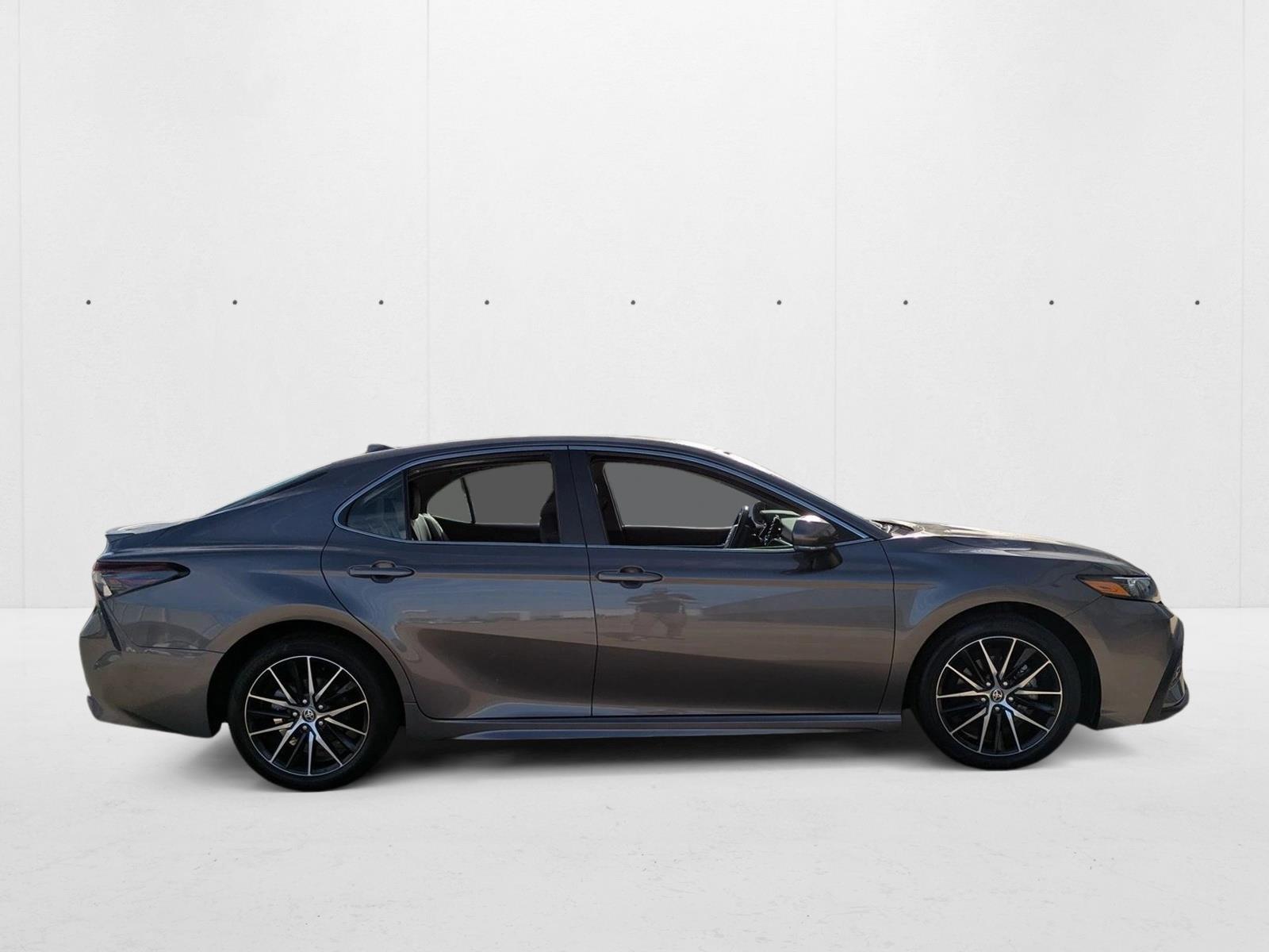 2024 Toyota Camry SE photo 4