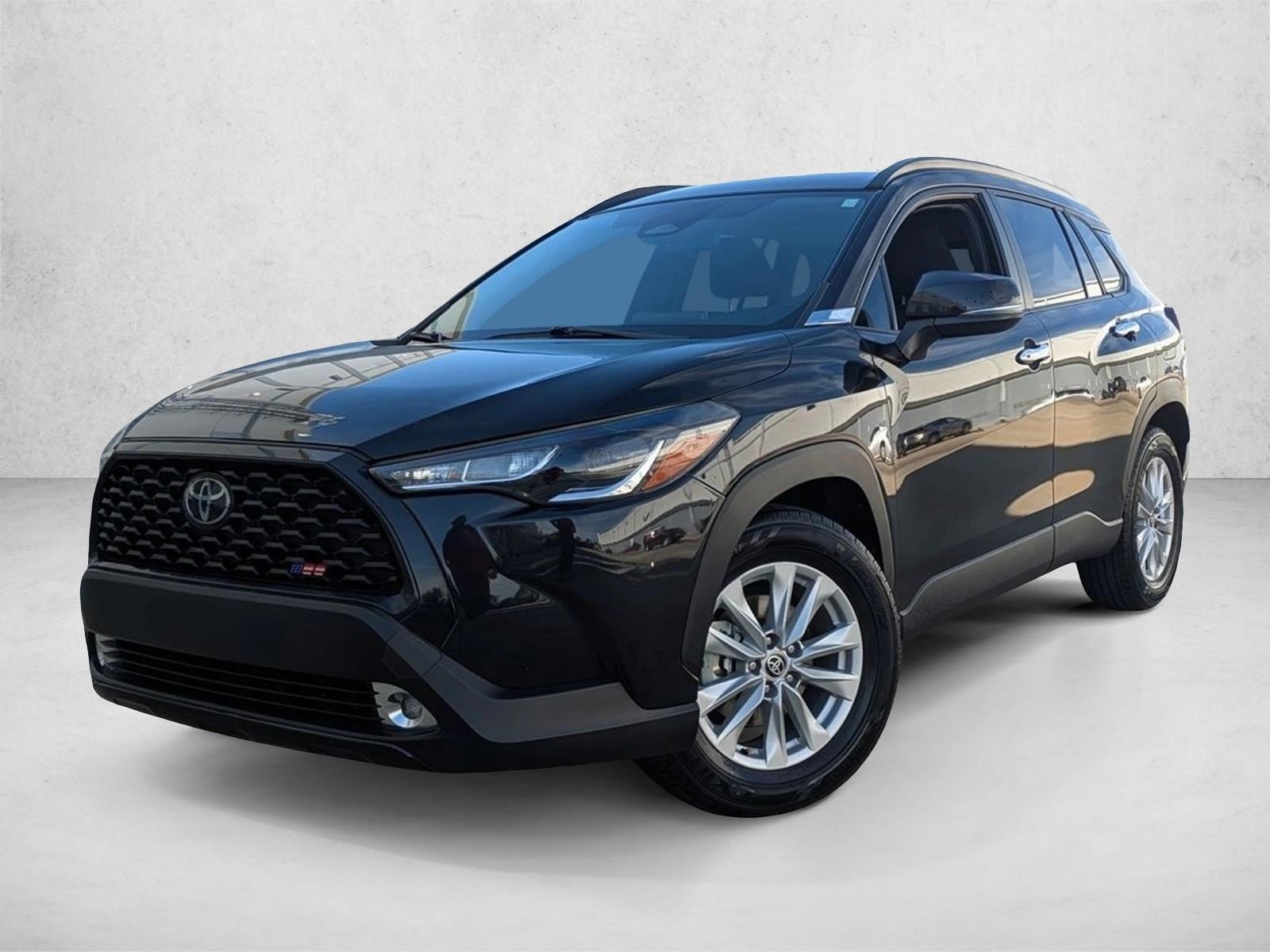 2023 Toyota Corolla Cross LE's photo