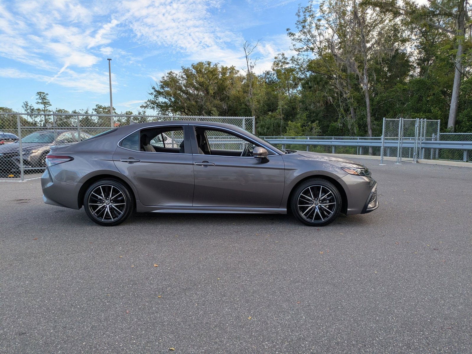 2024 Toyota Camry SE photo 3