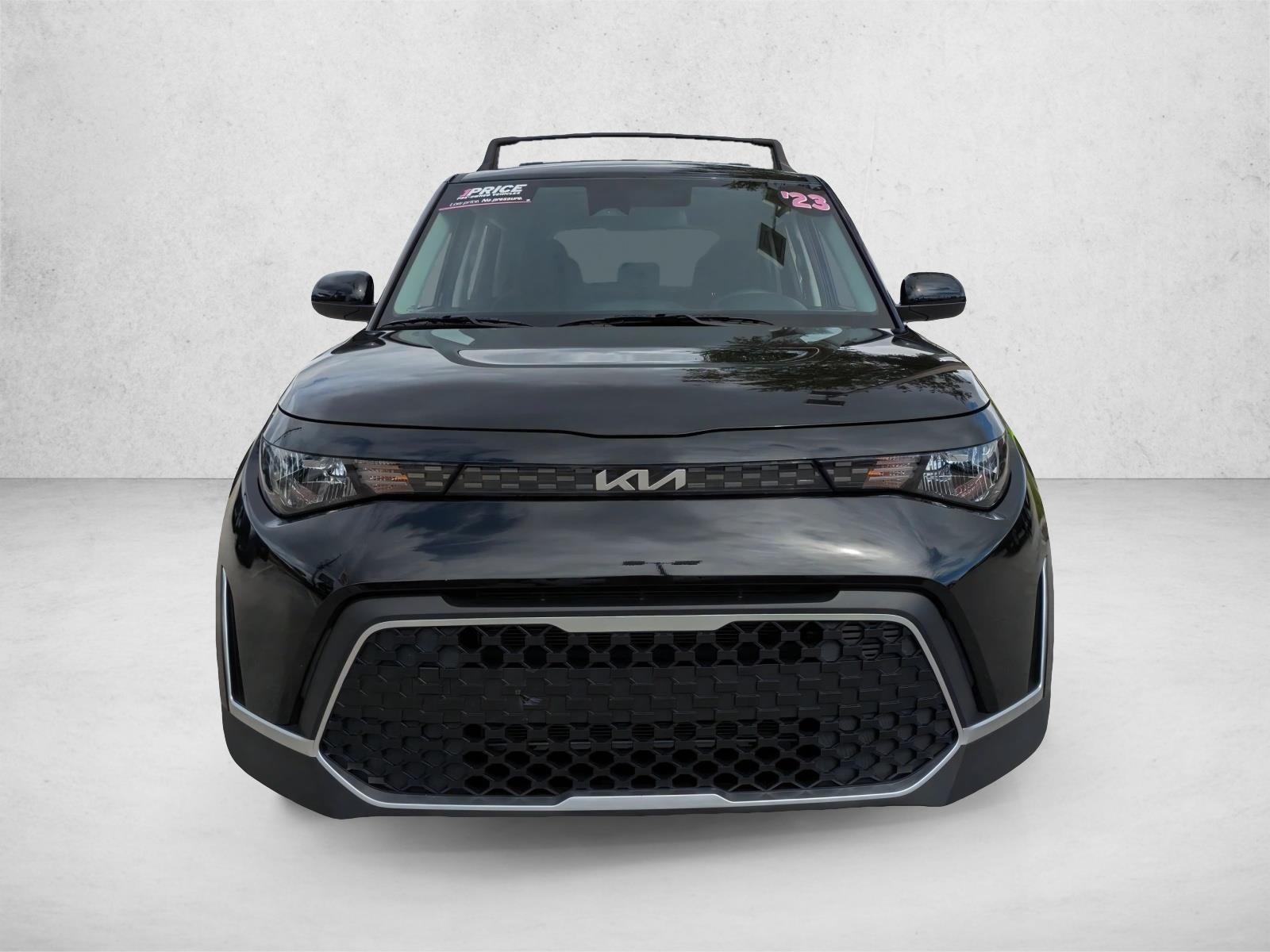 2023 Kia Soul LX photo 2