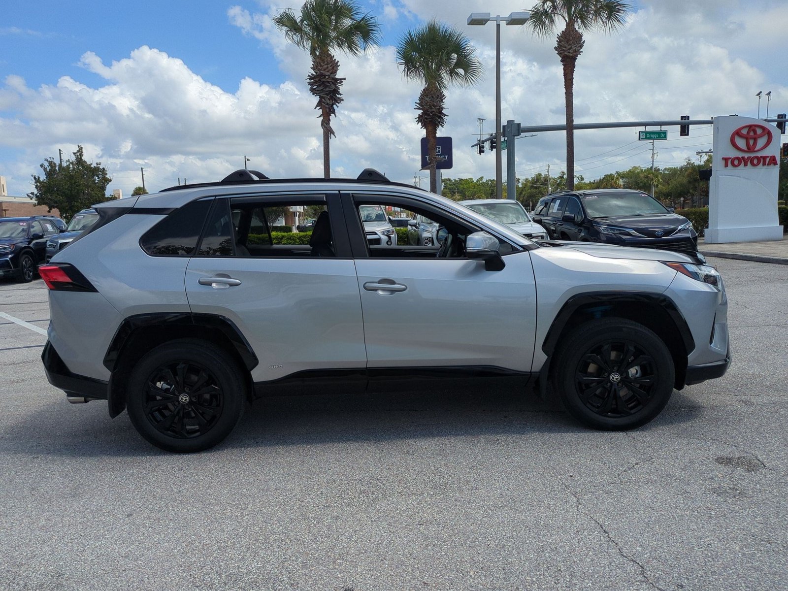 Used 2024 Toyota RAV4 Hybrid SE SUV