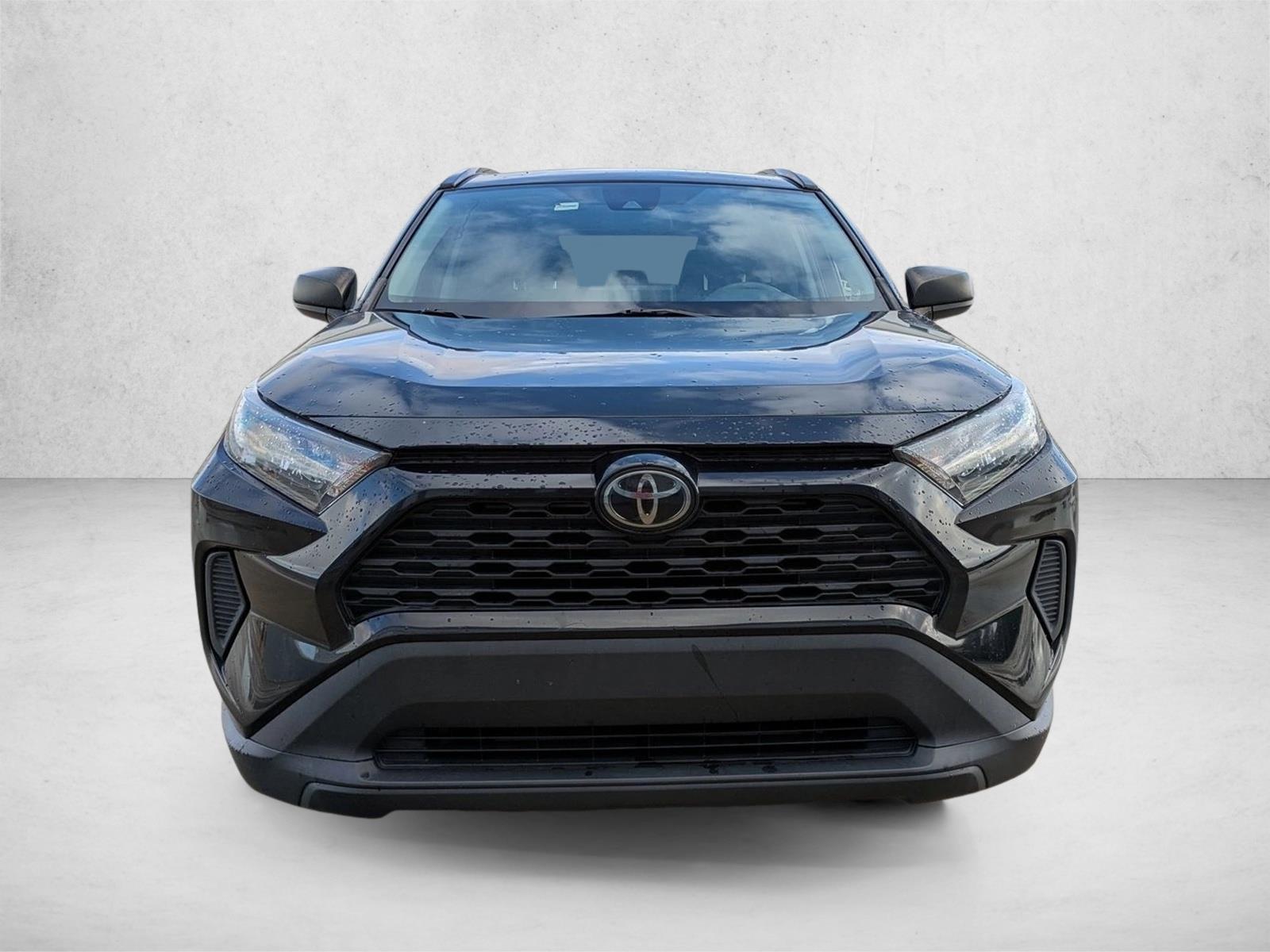 2021 Toyota RAV4 LE photo 2