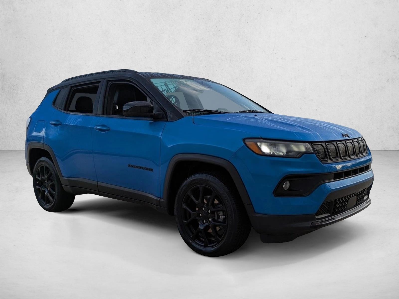 2022 Jeep Compass Latitude photo 3