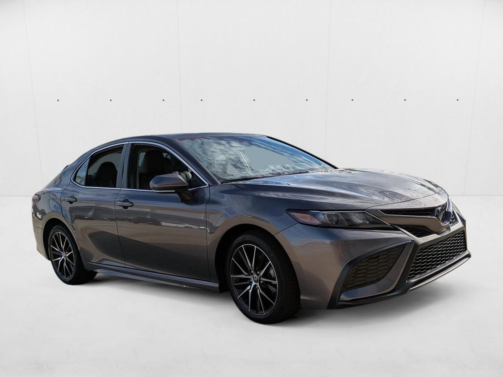 2024 Toyota Camry SE photo 3