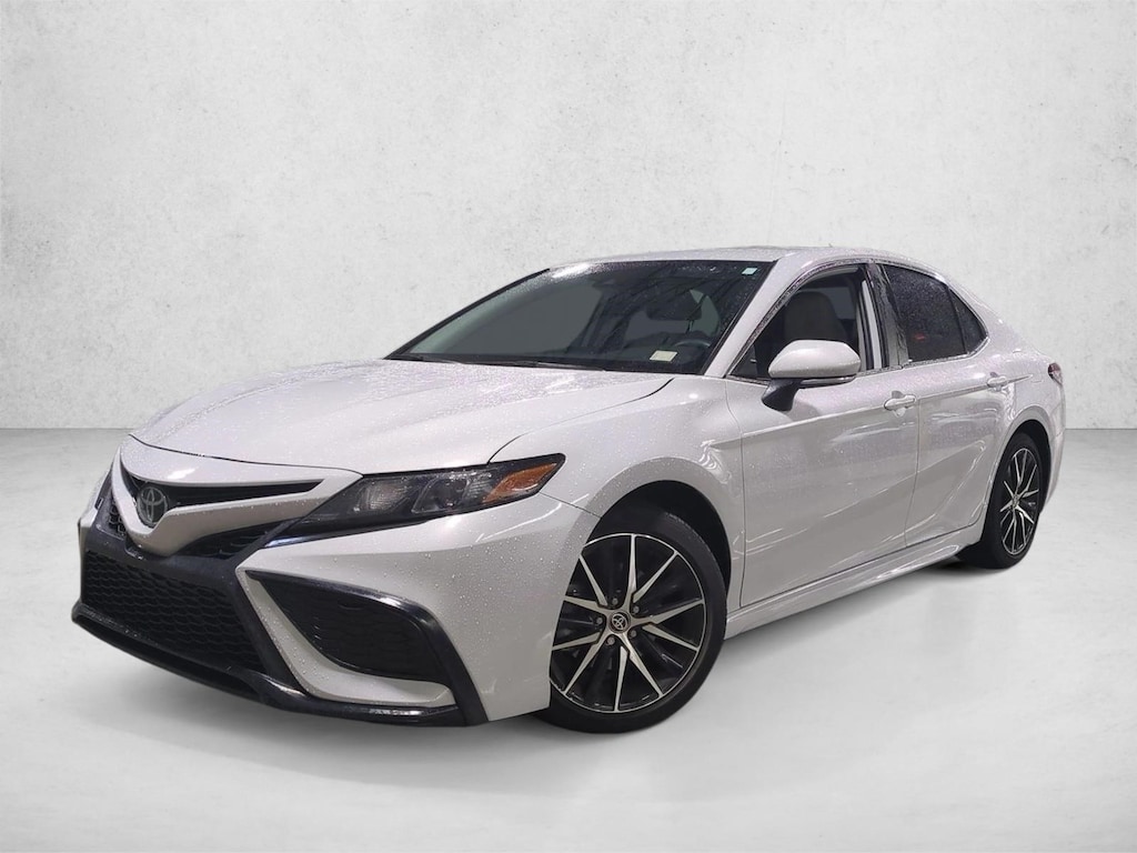 Used 2023 Toyota Camry SE Sedan