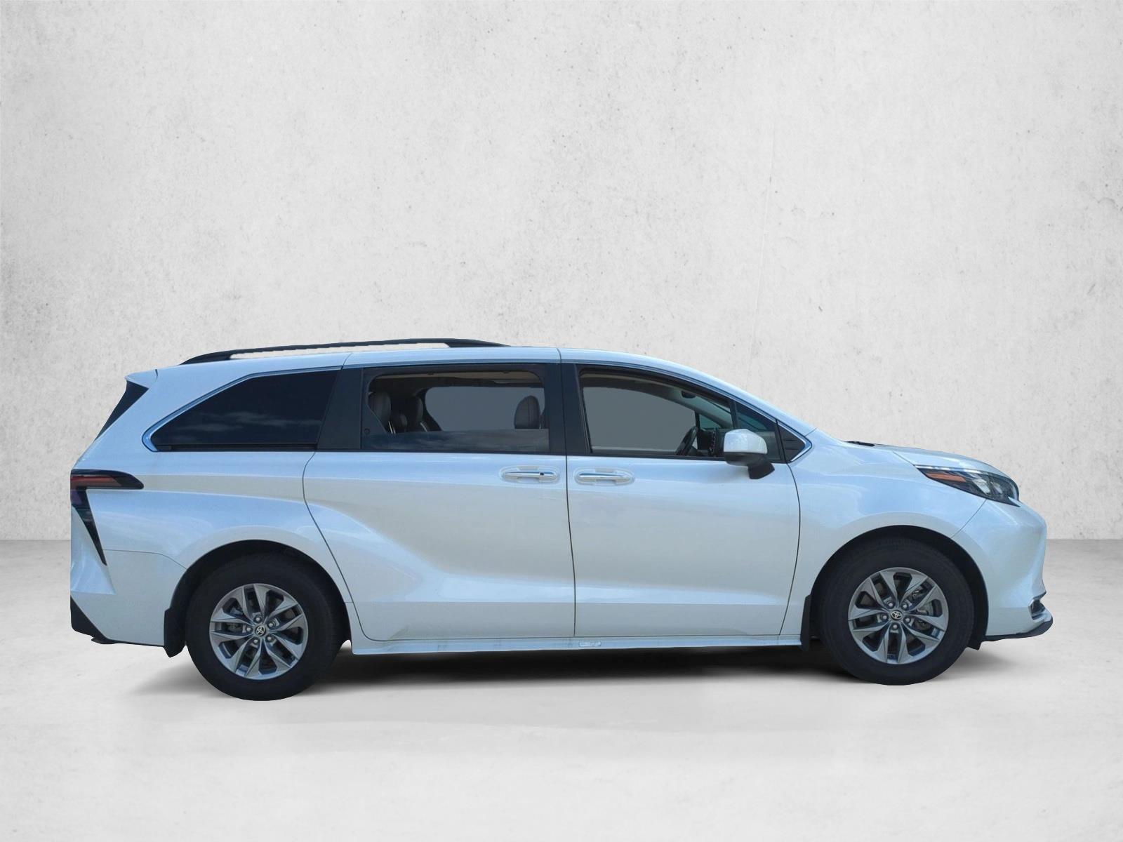 Used 2024 Toyota Sienna XLE 8 Passenger Van Passenger Van