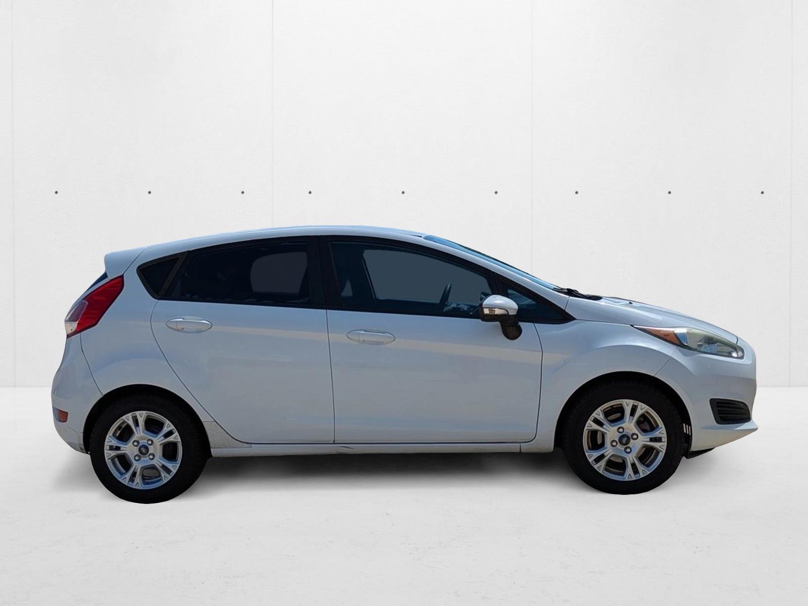 2015 Ford Fiesta SE photo 4