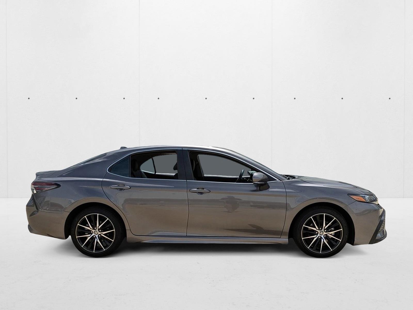2024 Toyota Camry SE photo 4