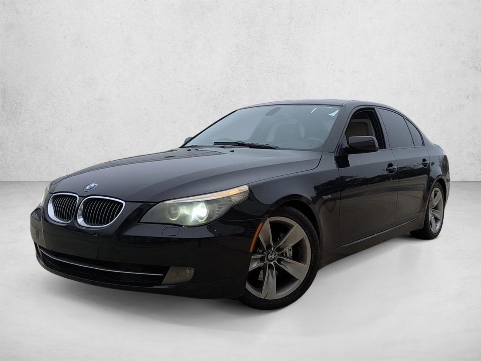 2010 BMW 5 Series 528i's photo