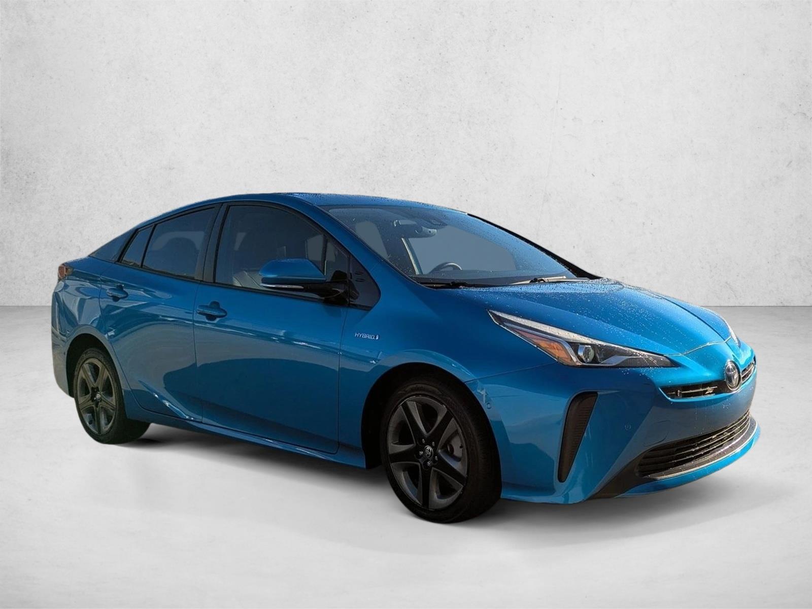 2020 Toyota Prius XLE photo 3
