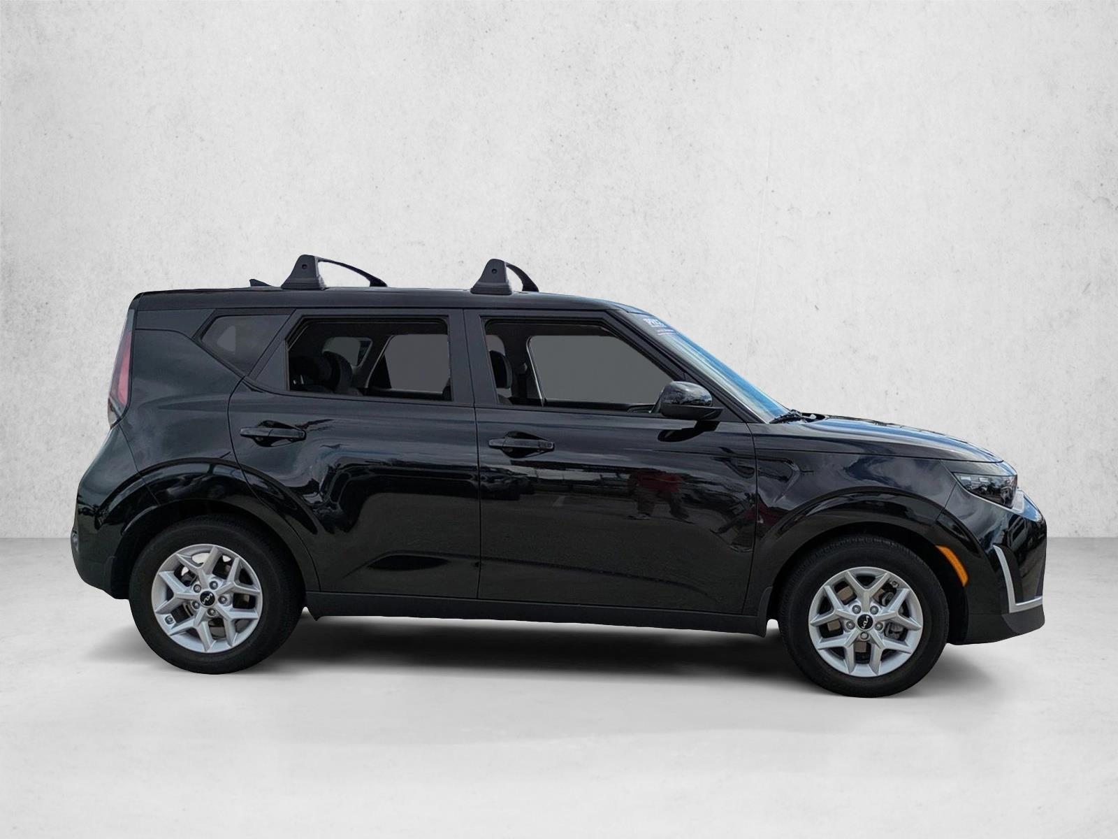 2023 Kia Soul LX photo 4
