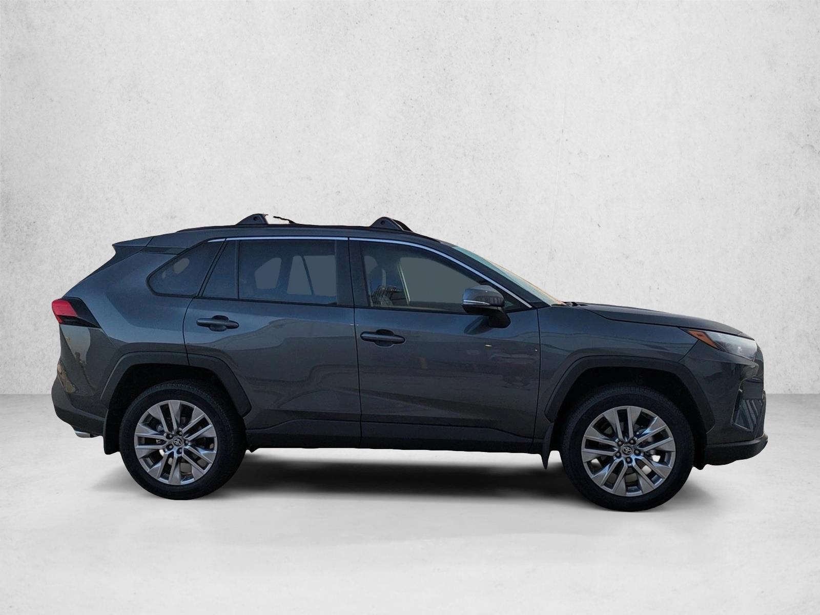 2025 Toyota RAV4 XLE Premium photo 4