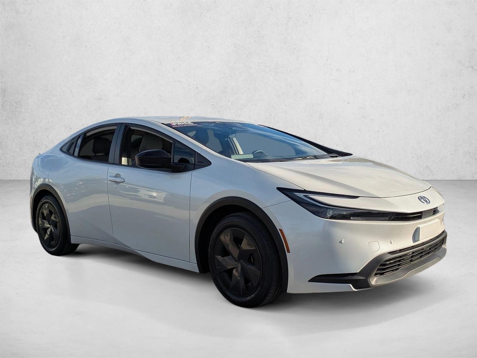 2024 Toyota Prius LE photo 3