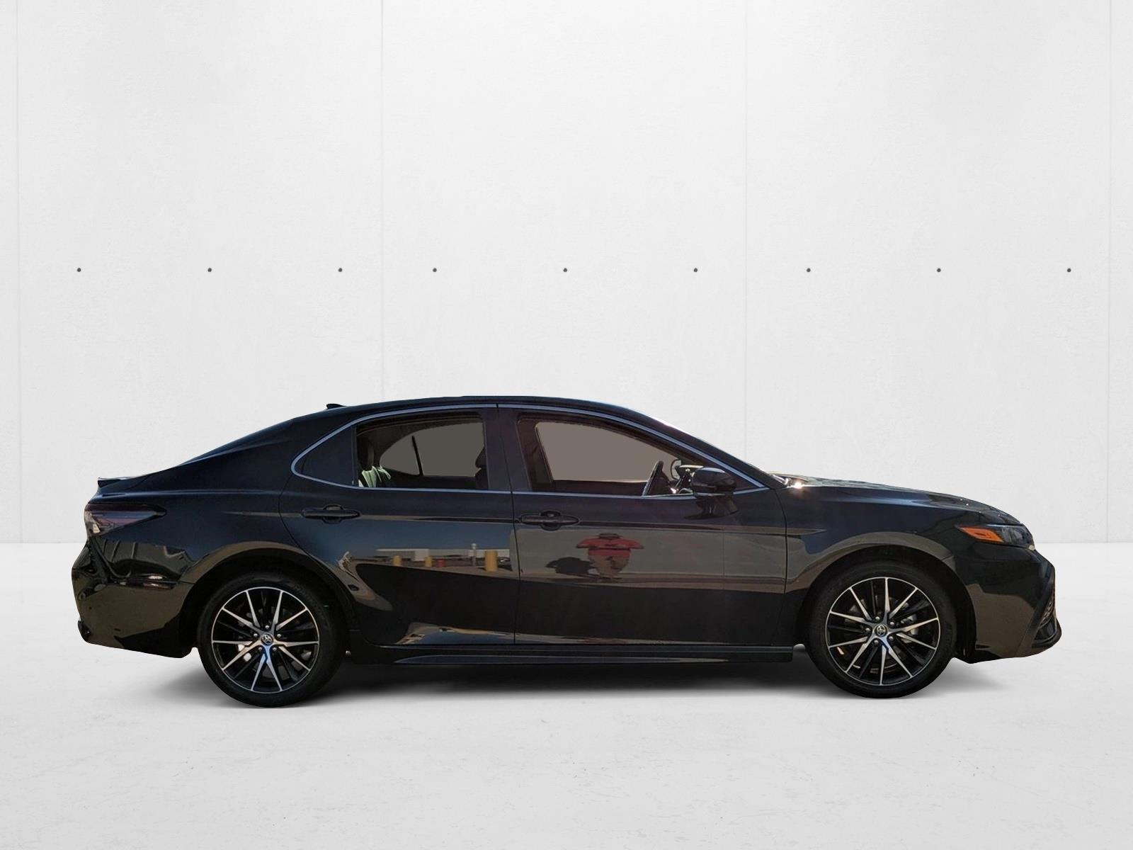 2024 Toyota Camry SE photo 4