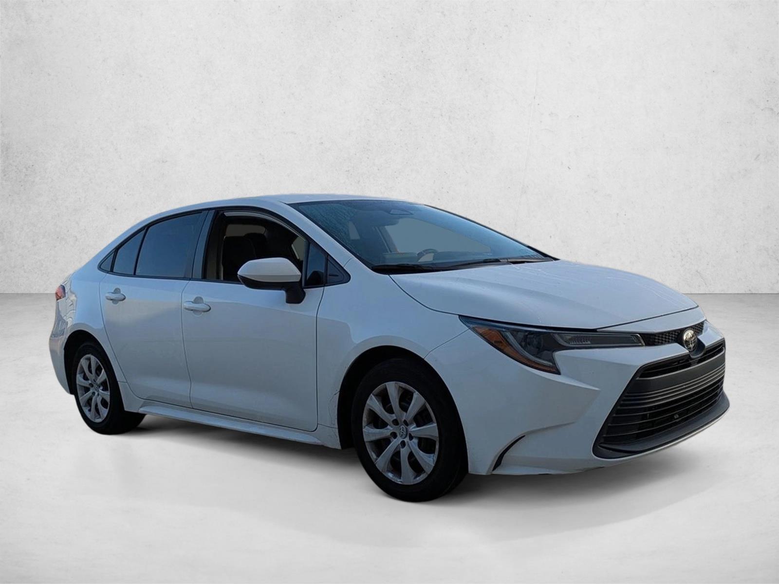 2023 Toyota Corolla LE photo 3