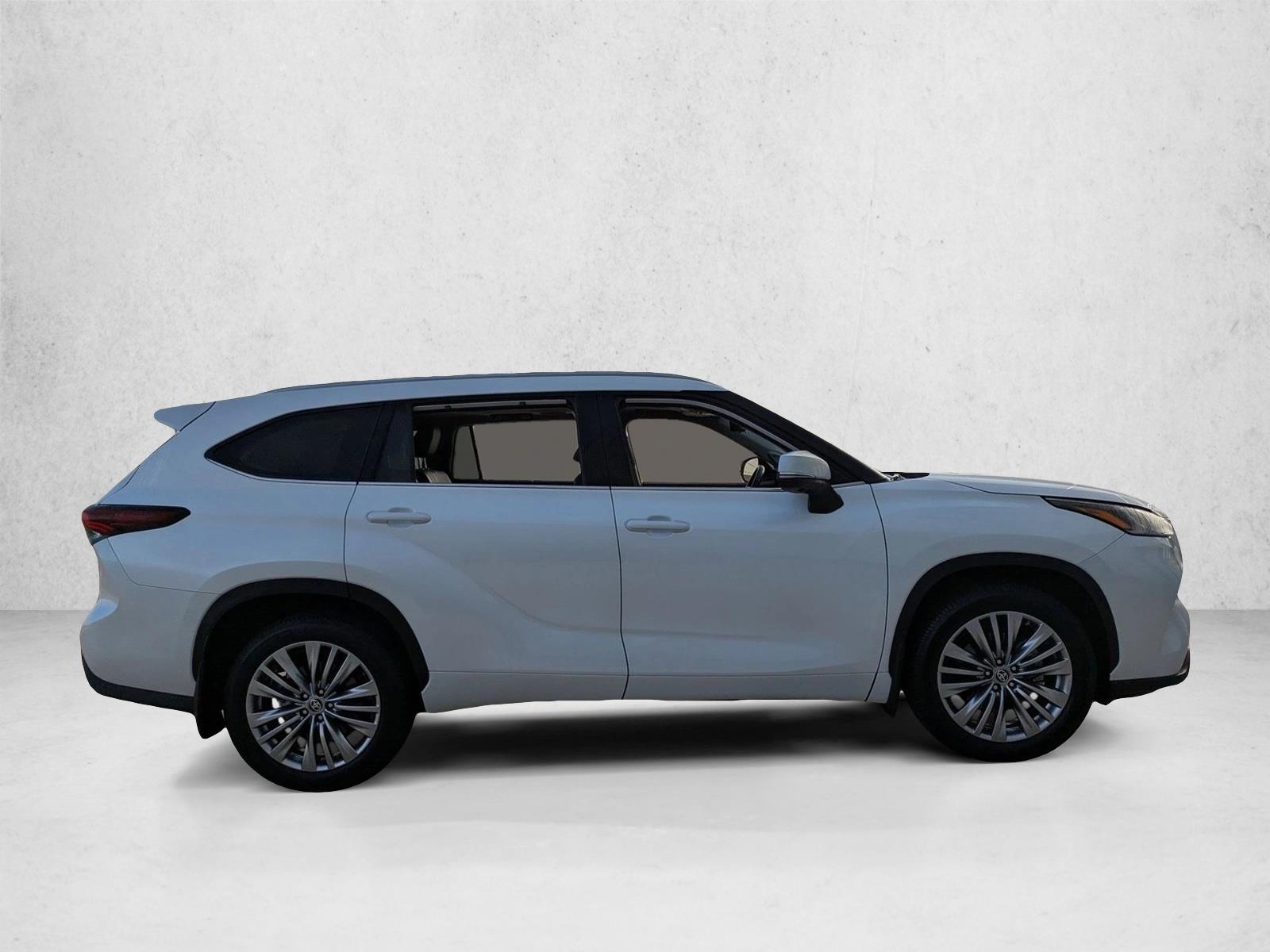 2024 Toyota Highlander Platinum photo 4