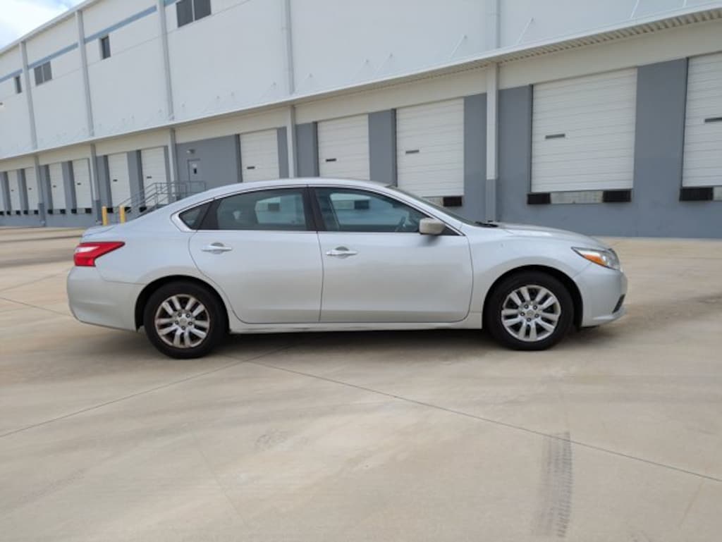 Used 2016 Nissan Altima 2.5 S Sedan