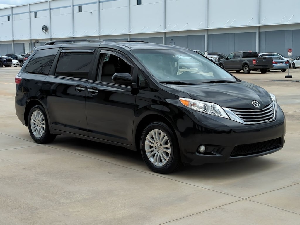 Used 2015 Toyota Sienna XLE Van