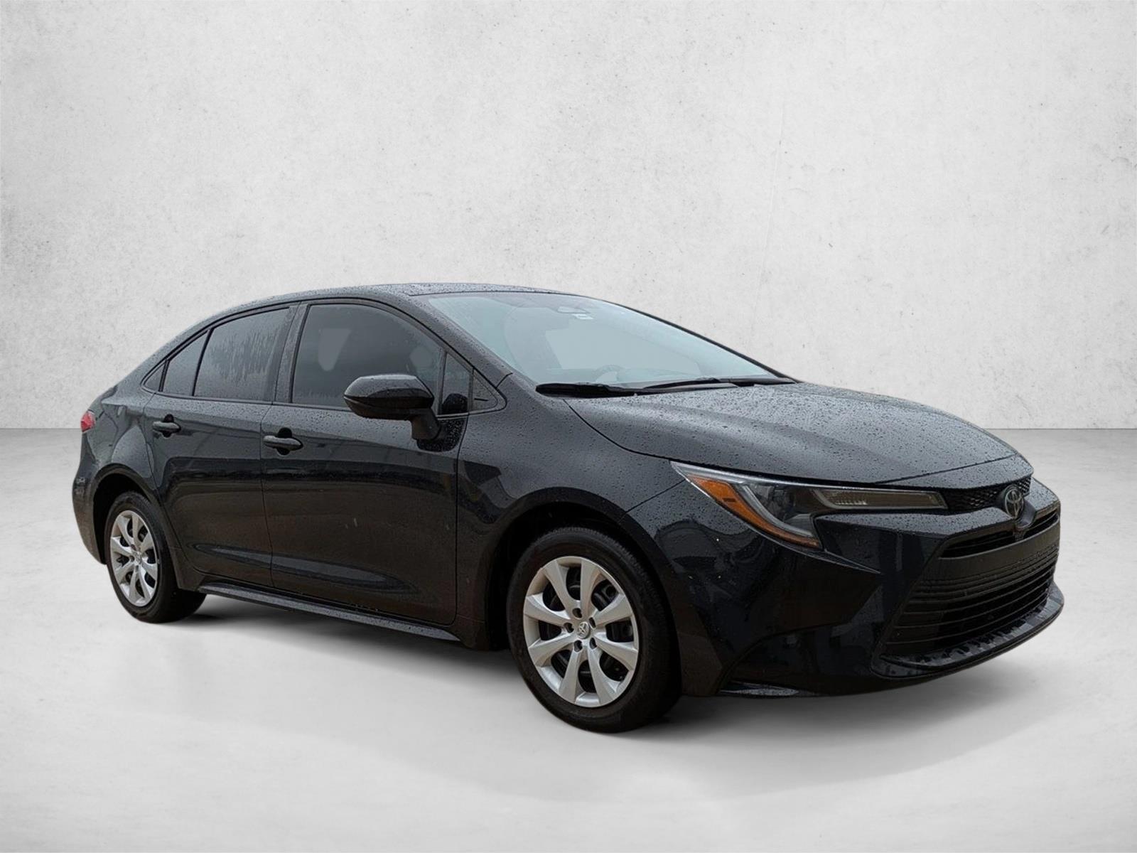 2023 Toyota Corolla LE photo 3