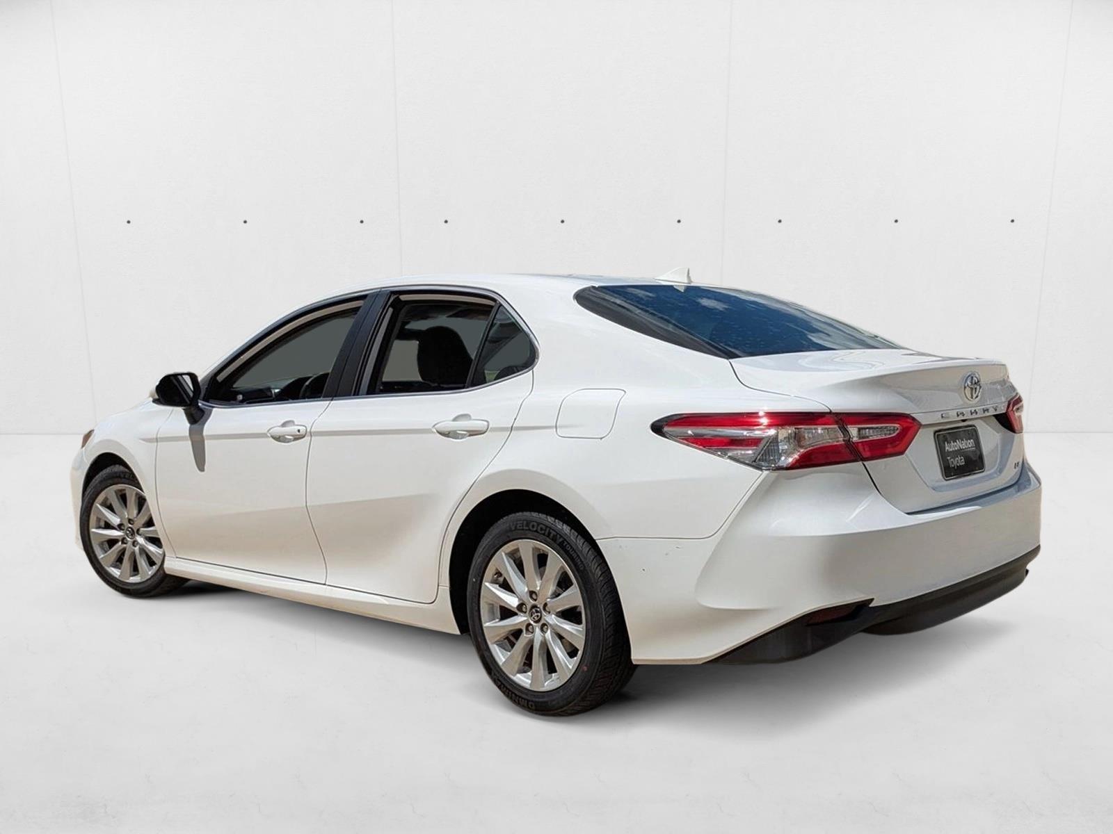 2019 Toyota Camry LE photo 2