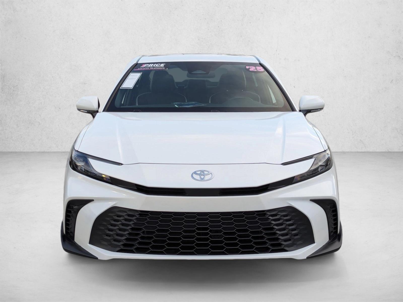 2025 Toyota Camry SE photo 2
