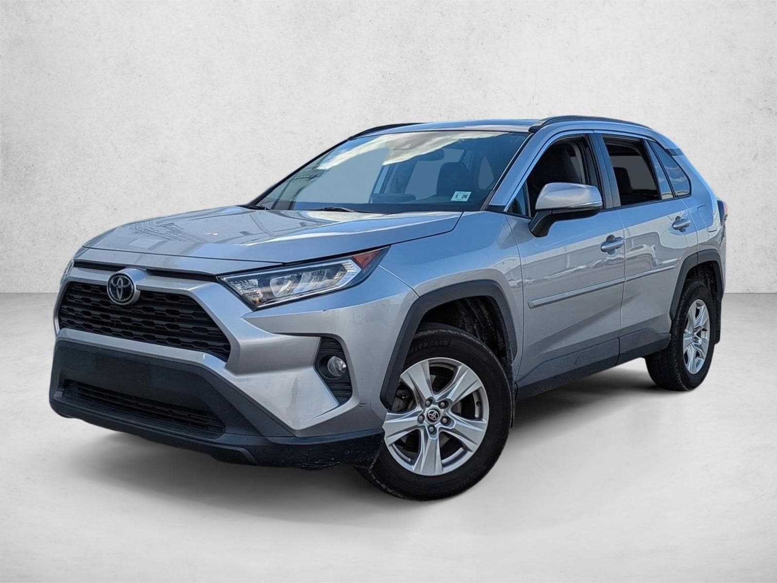 2021 Toyota RAV4 XLE's photo