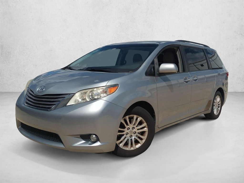 Used 2016 Toyota Sienna XLE 8 Passenger Van
