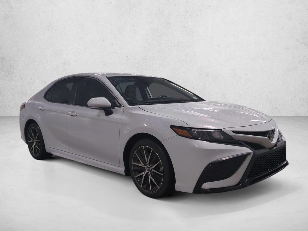 Used 2023 Toyota Camry SE Sedan