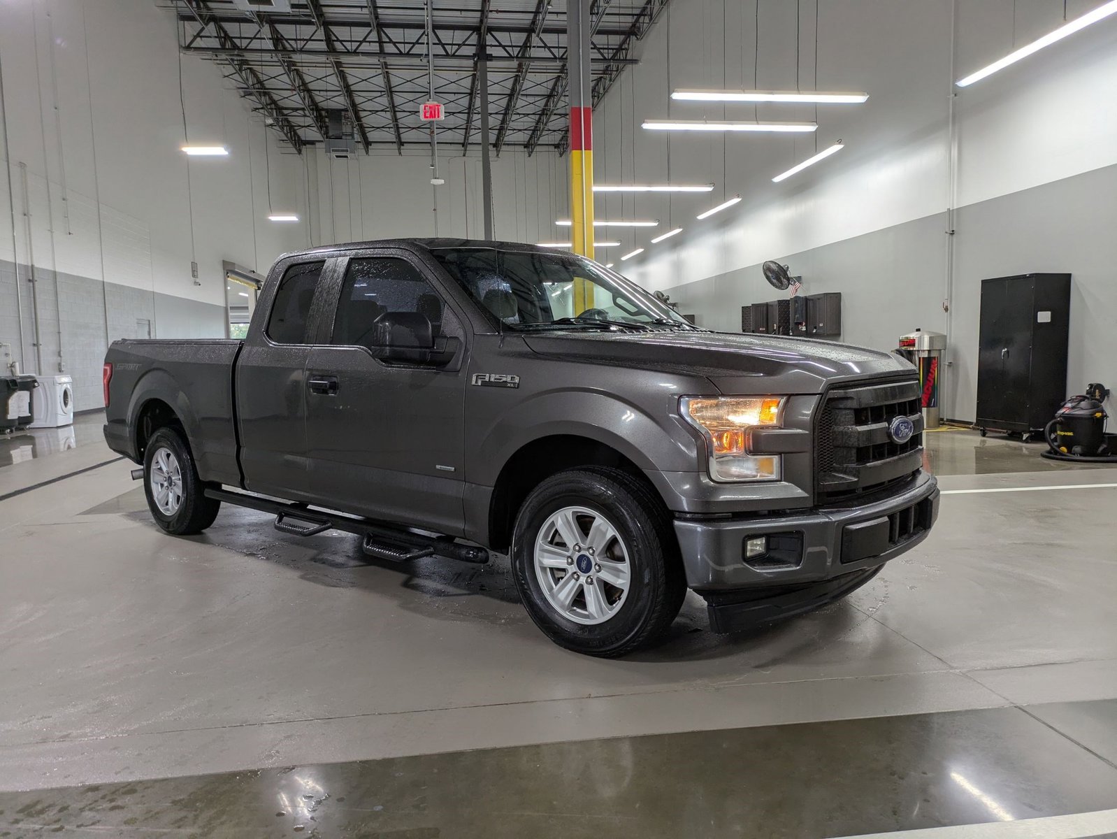 2017 Ford F-150 XL photo 3