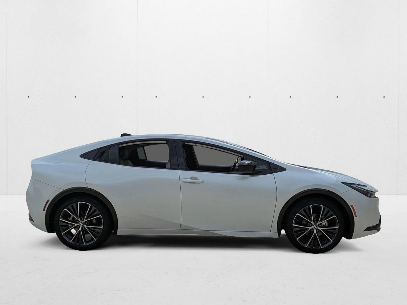 2023 Toyota Prius XLE photo 4