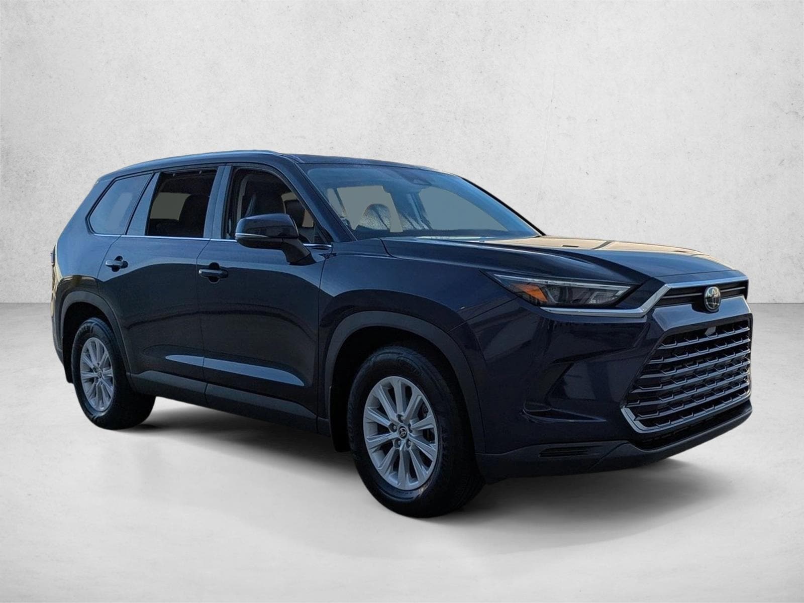 2024 Toyota Grand Highlander XLE photo 2